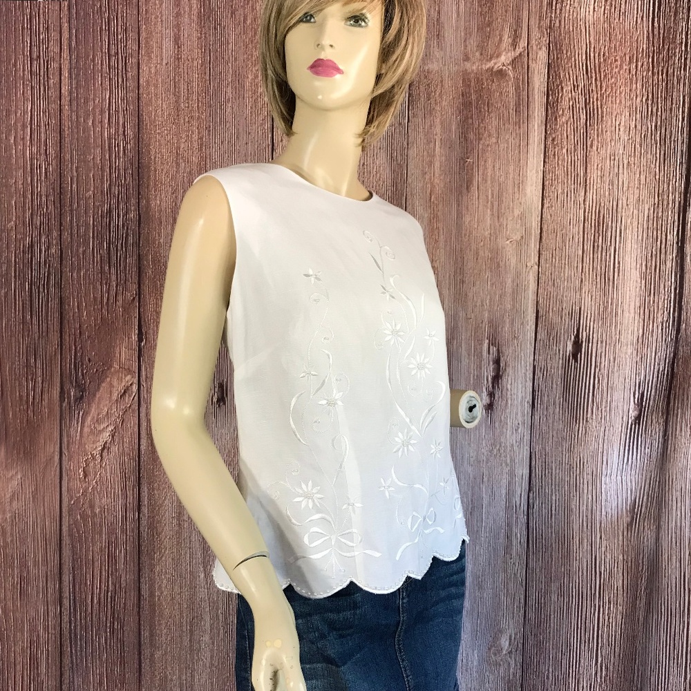 R&M Richards  Embroidered Ivory Top Sleeveless 16